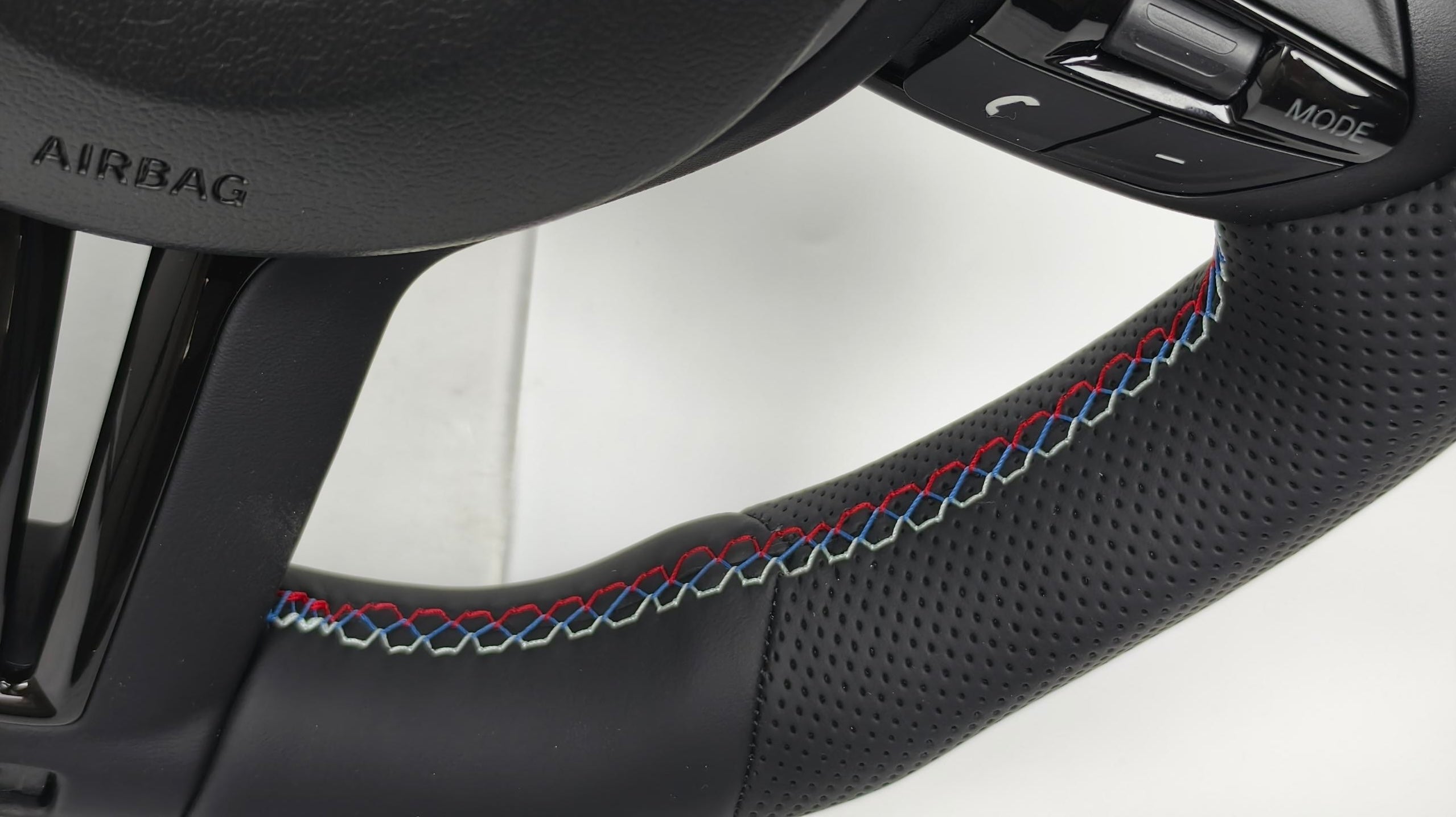 BMW M Performance Lenkrad Leder Veredelung - ALL BLACK | Rodin Products