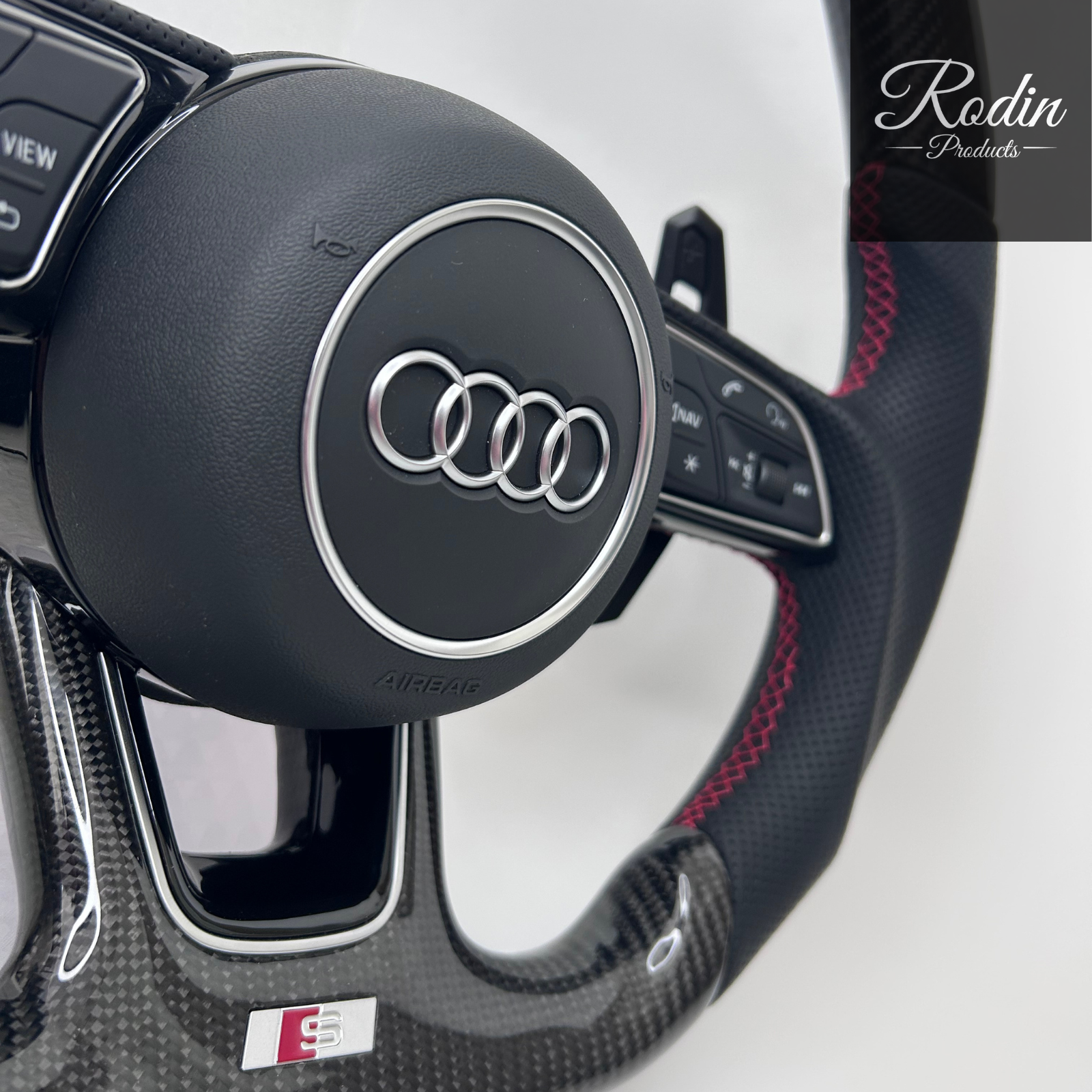 Audi RS Performance Carbon Lenkrad – rote 12-Uhr-Markierung – B9 Plattform – Seitenansicht von Rodin Products
