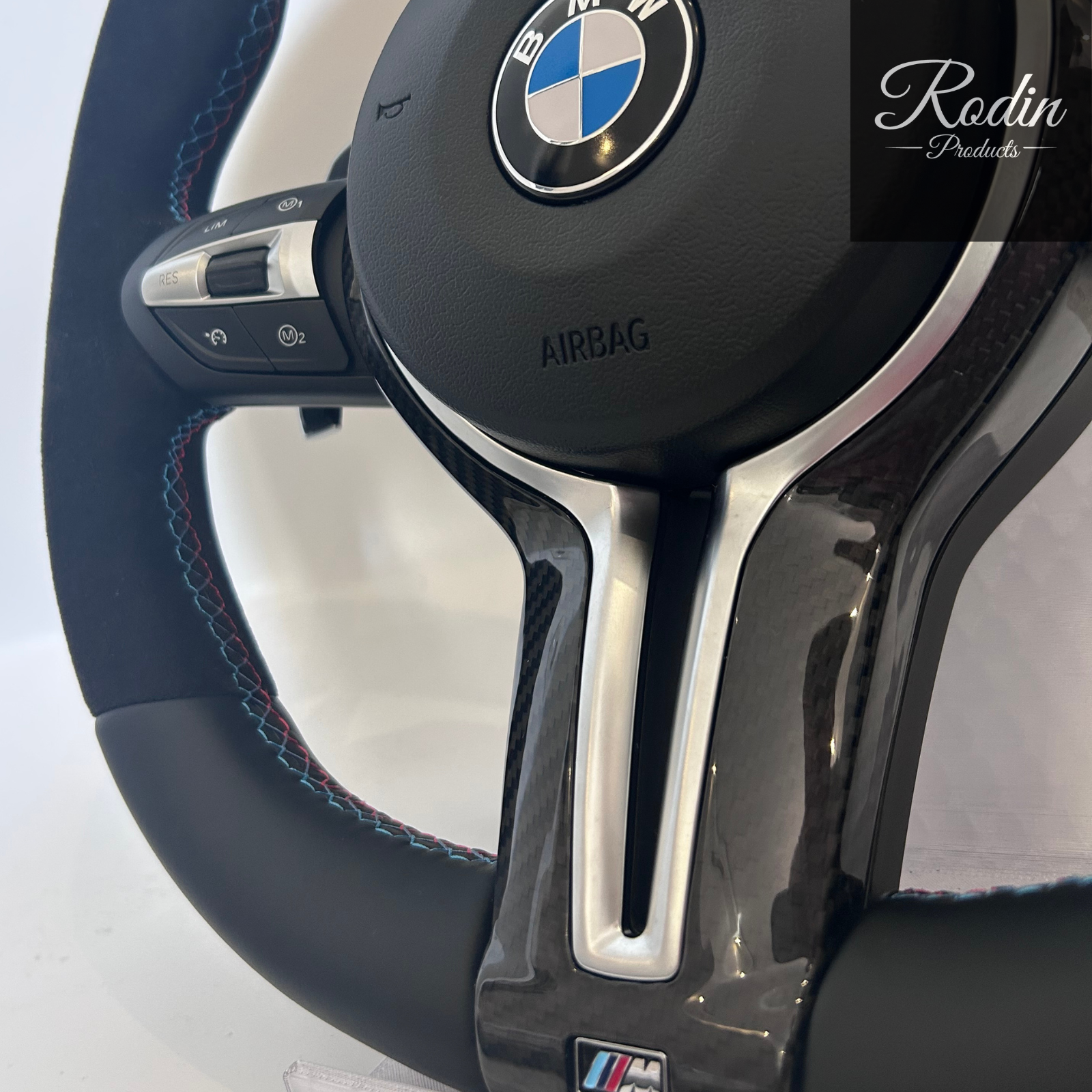 BMW M Performance Sportlenkrad Carbon / Alcantara | Blaue 12-Uhr-Markierung für E-/F-Serie – Detailansicht von Rodin Products