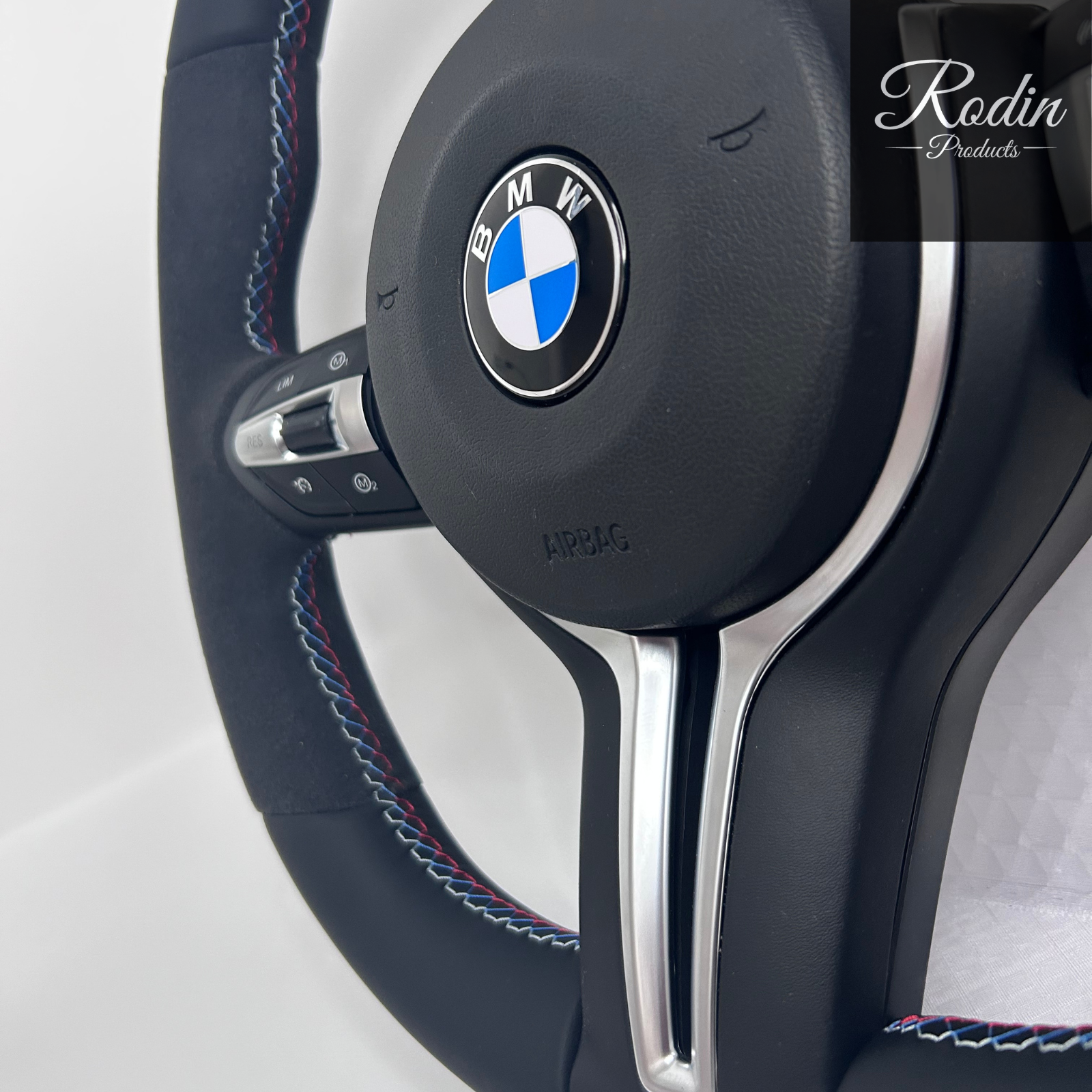 BMW M Performance Sportlenkrad – Alcantara & Leder für E-/F-Modell | 12-Uhr-Markierung Rot – Seitenansicht von Rodin Products