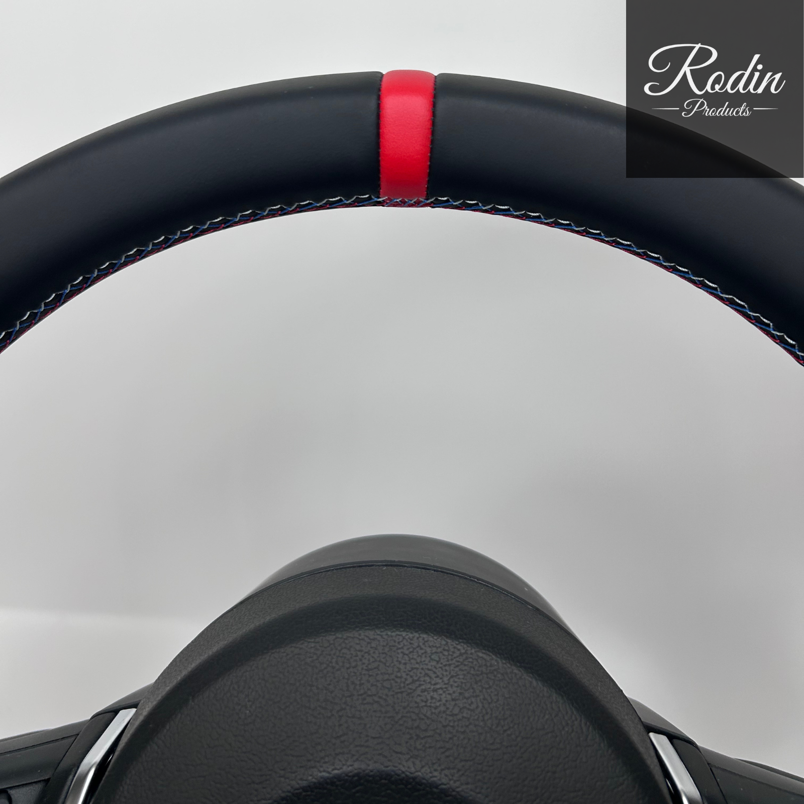 BMW M Performance Sportlenkrad – Alcantara & Leder für E-/F-Modell | 12-Uhr-Markierung Rot – Detailansicht von Rodin Products