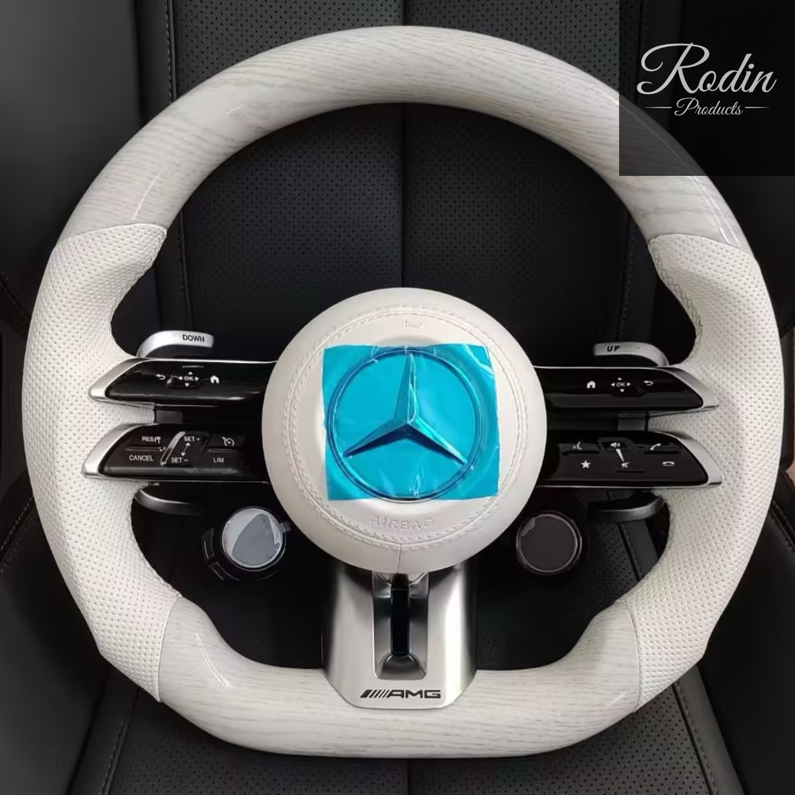Mercedes-AMG Performance Lenkrad mit Drehschaltern – Weißes Leder & Edelholz „Silent Line“ – Frontansicht von Rodin Products