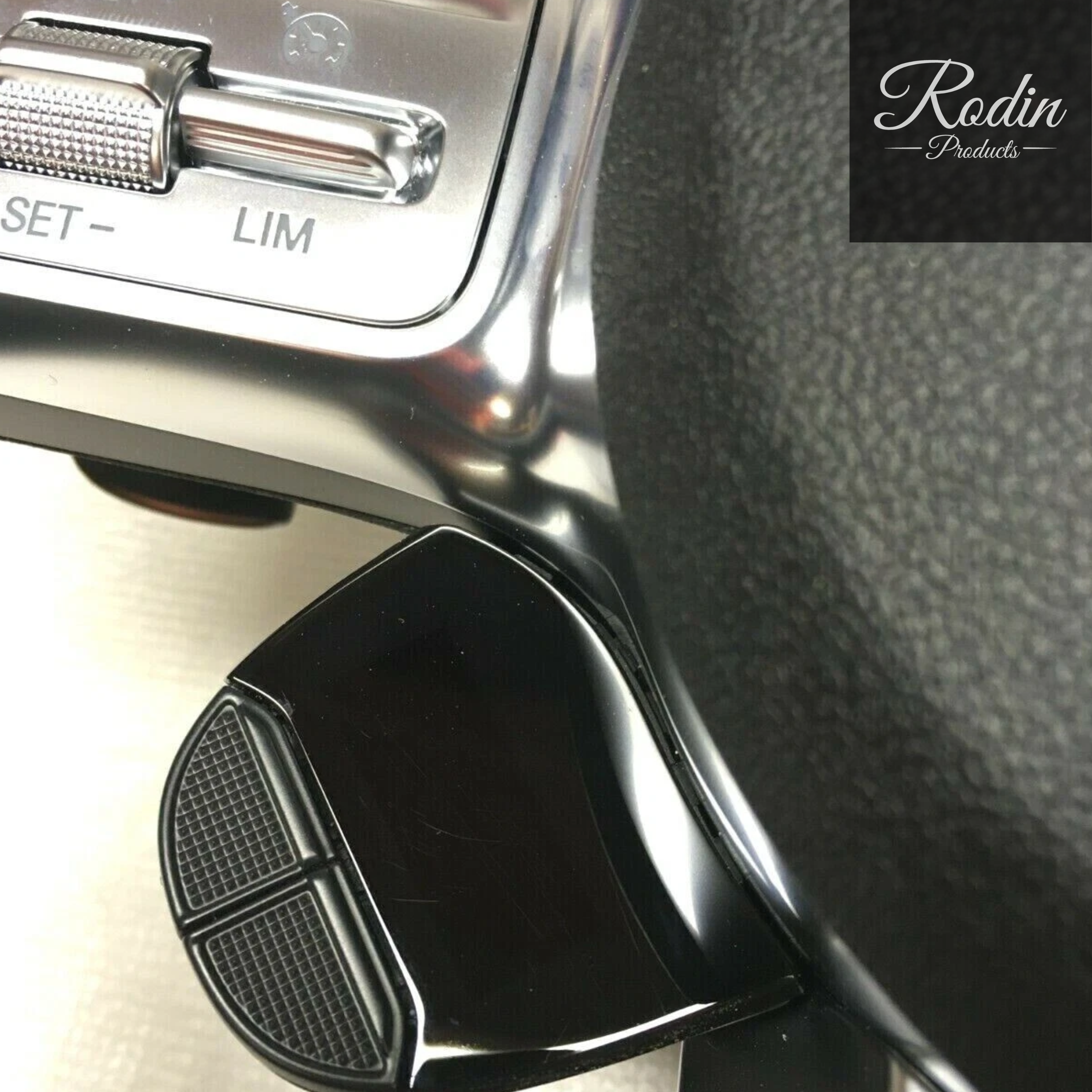 Mercedes-AMG Performance Lenkrad – OEM Driver Unit - Echtleder – Detailansicht von Rodin Products