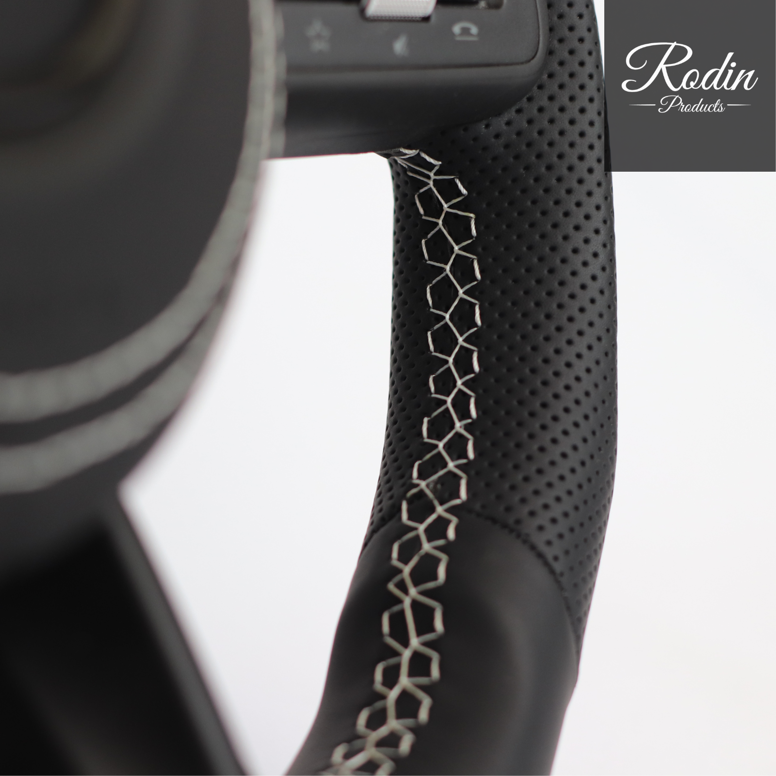 Mercedes AMG Performance Lenkrad All Black – Carbon Design für W177 W205 W213 W222 W463 – Seitenansicht von Rodin Products