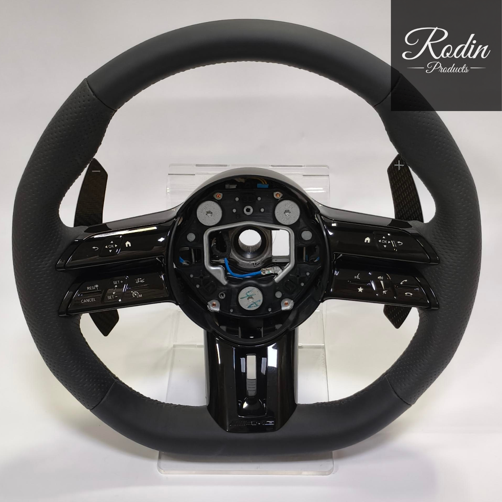 Mercedes AMG Sportlenkrad Facelift – Leder Veredelung (All Black) – Material-Detail von Rodin Products