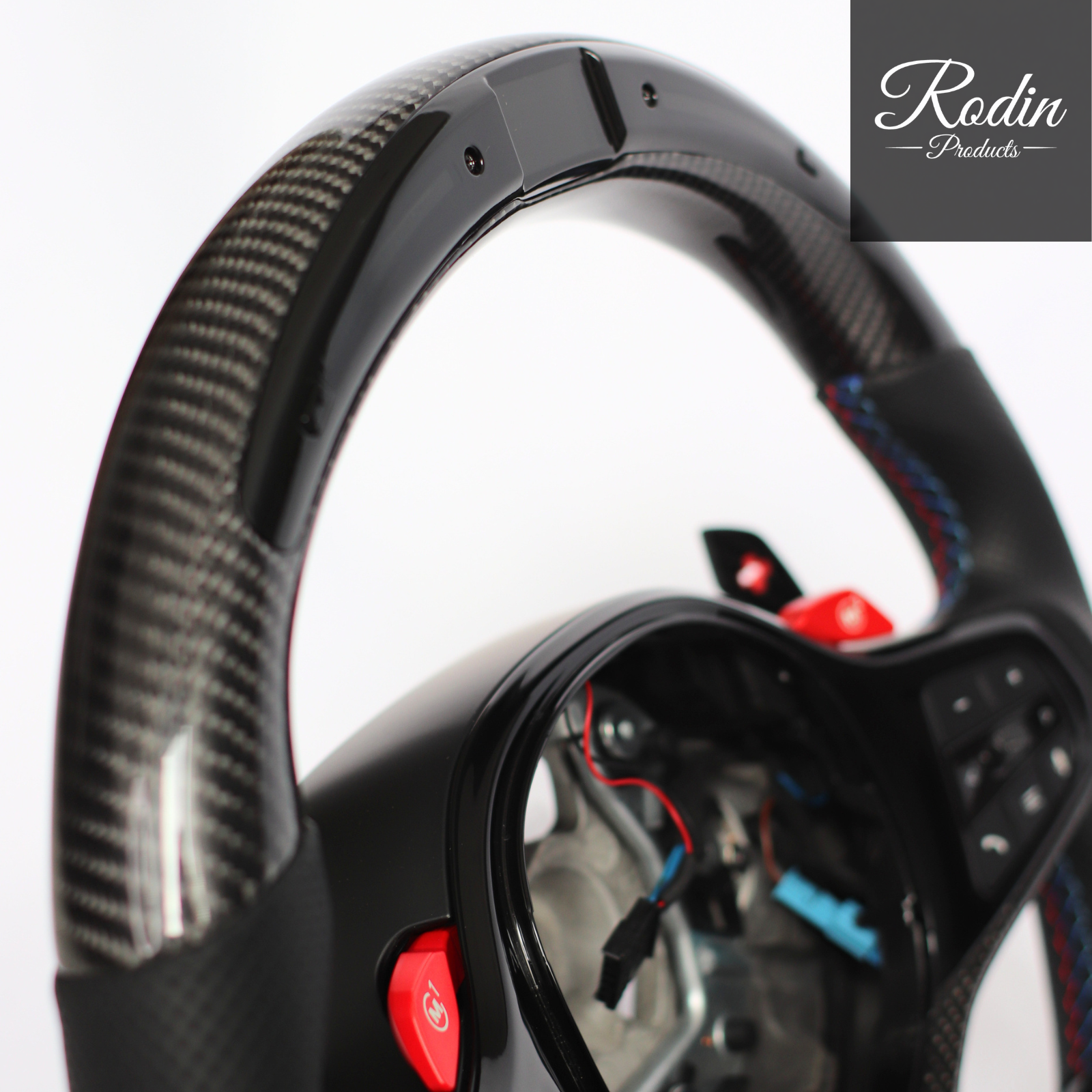 Sportlenkrad passend für BMW G-Serie – Carbon & LED – Innenraumansicht von Rodin Products
