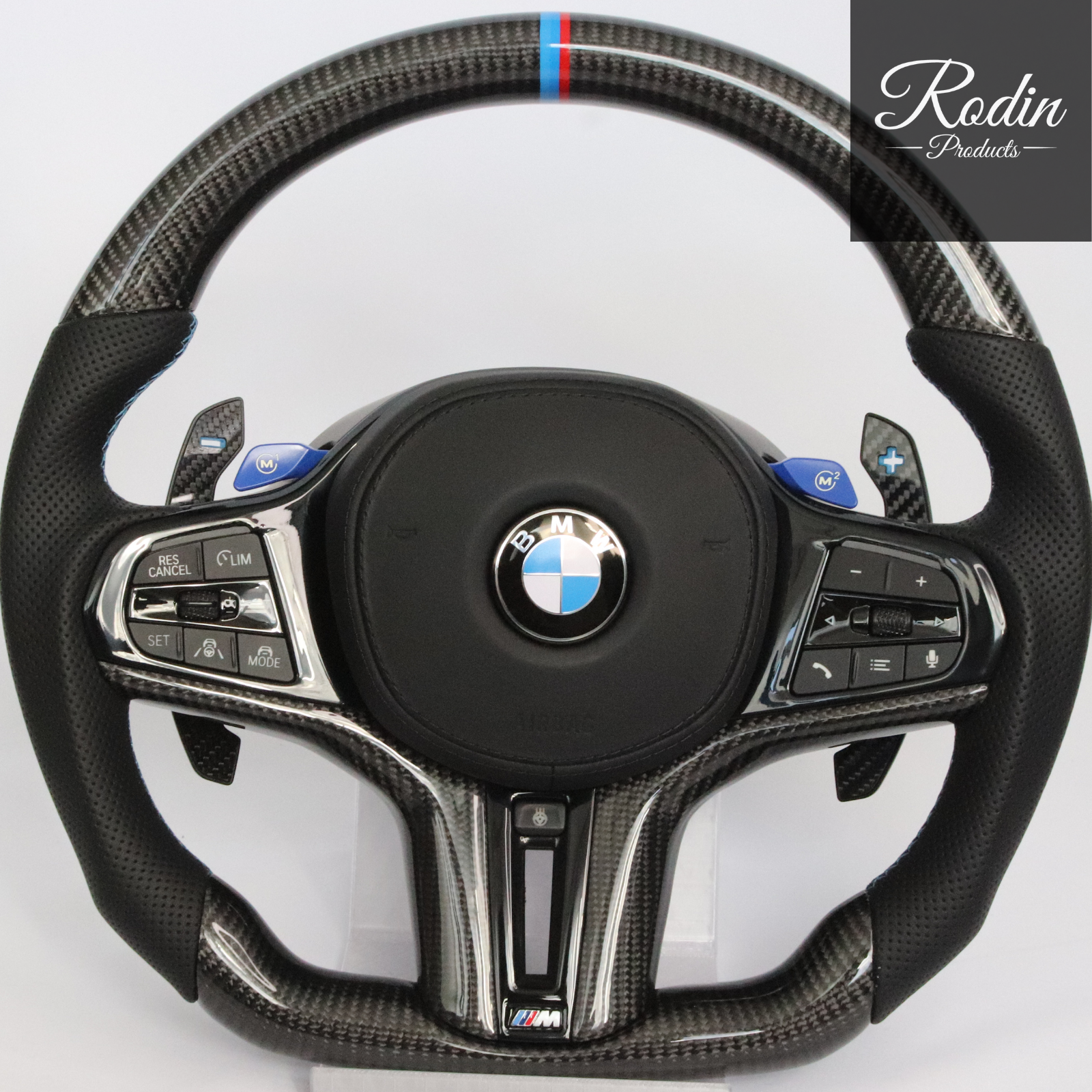BMW M Performance G-Modell Sportlenkrad Carbon perforiertes Leder | 12-Uhr-Markierung | Blaue Naht | Blaue M1 & M2 Tasten – Frontansicht von Rodin Products