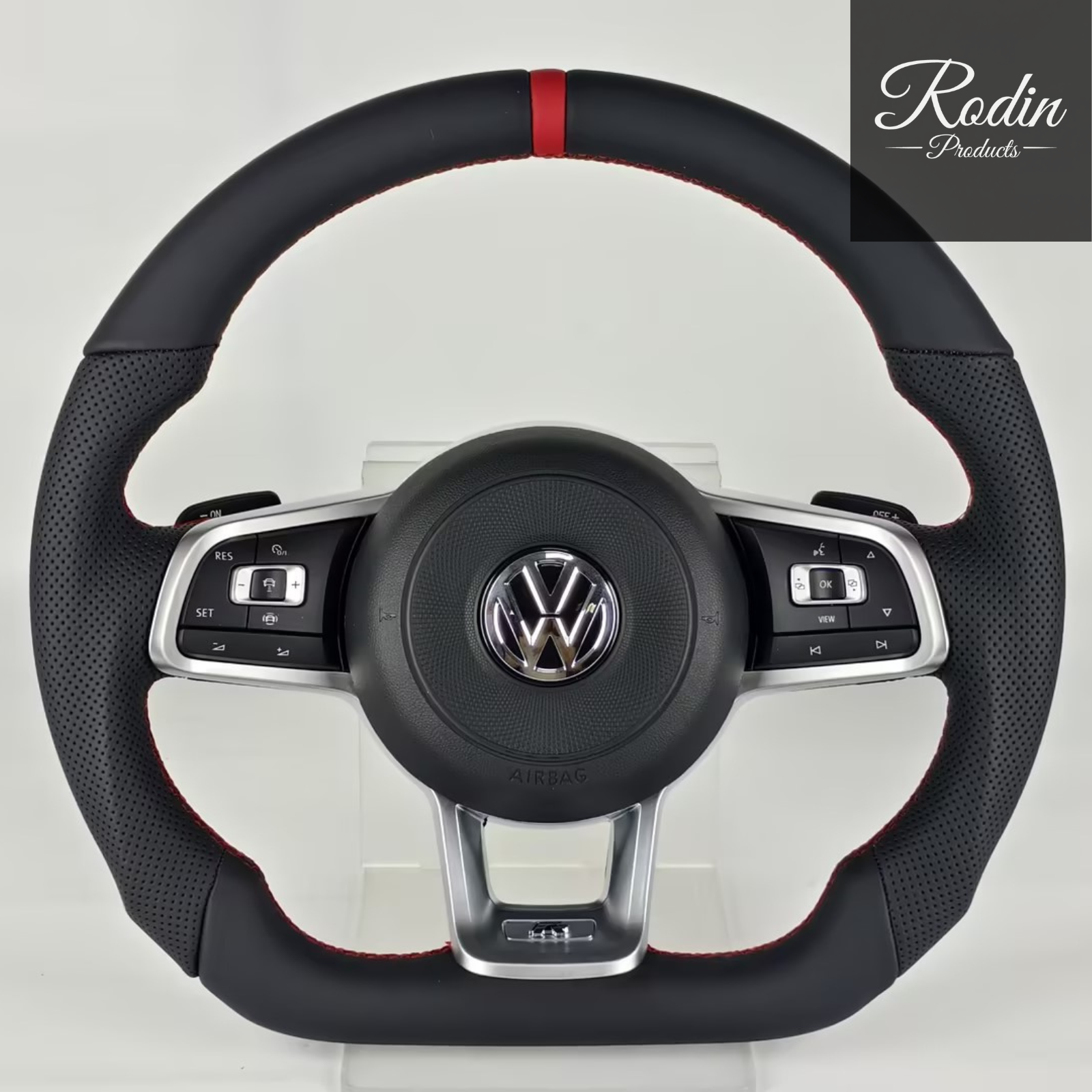 VW Golf 7 GTI R Flat Bottom Lenkrad | R-Line | Echtleder – Frontansicht von Rodin Products