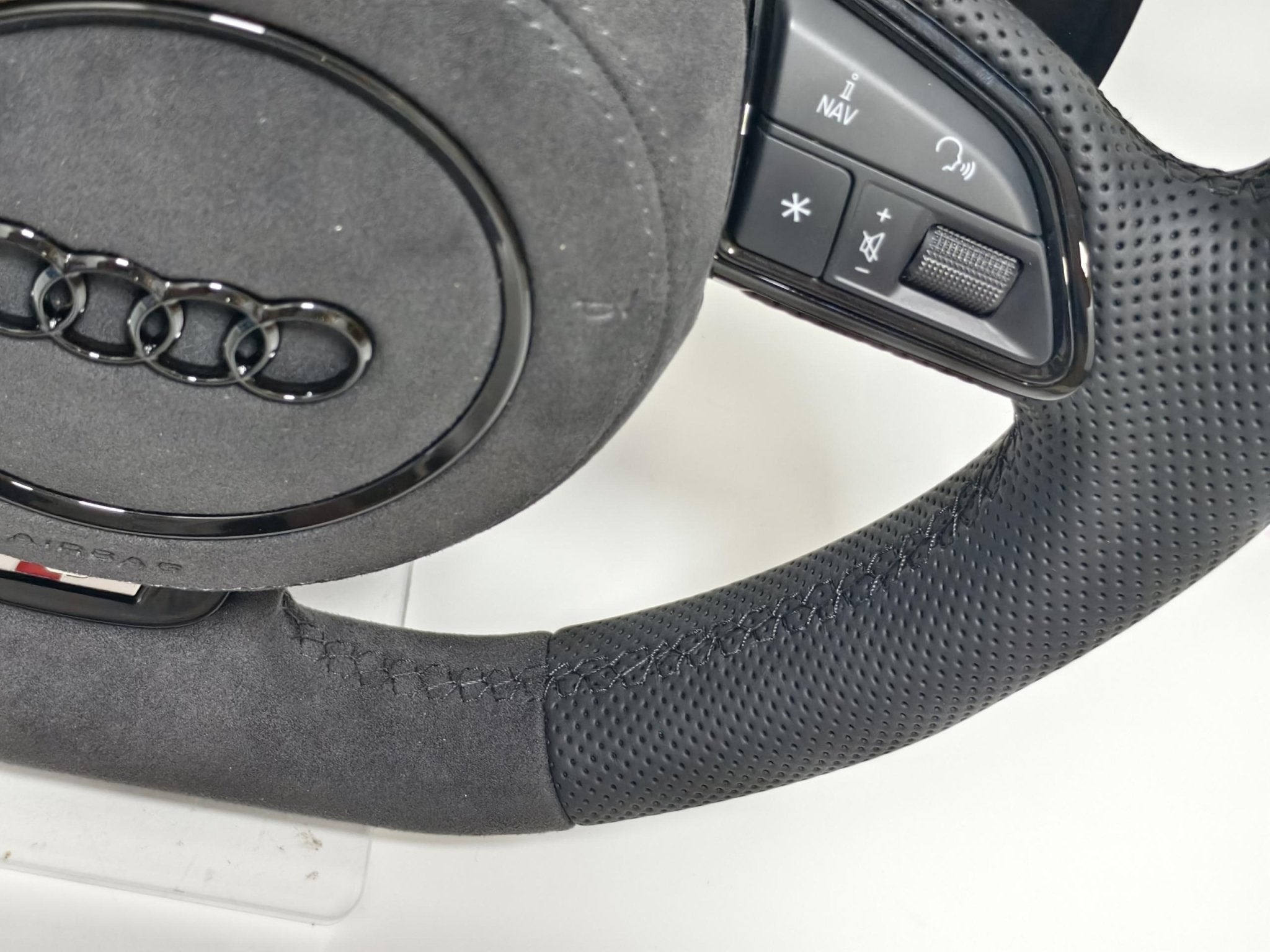 Audi Performance Lenkrad Flat - Bottom Alcantara & Perforiertes Leder – Custom Upgrade für A3, A4 B8, A5, A6 C7, Q3, TT - Rodin Products