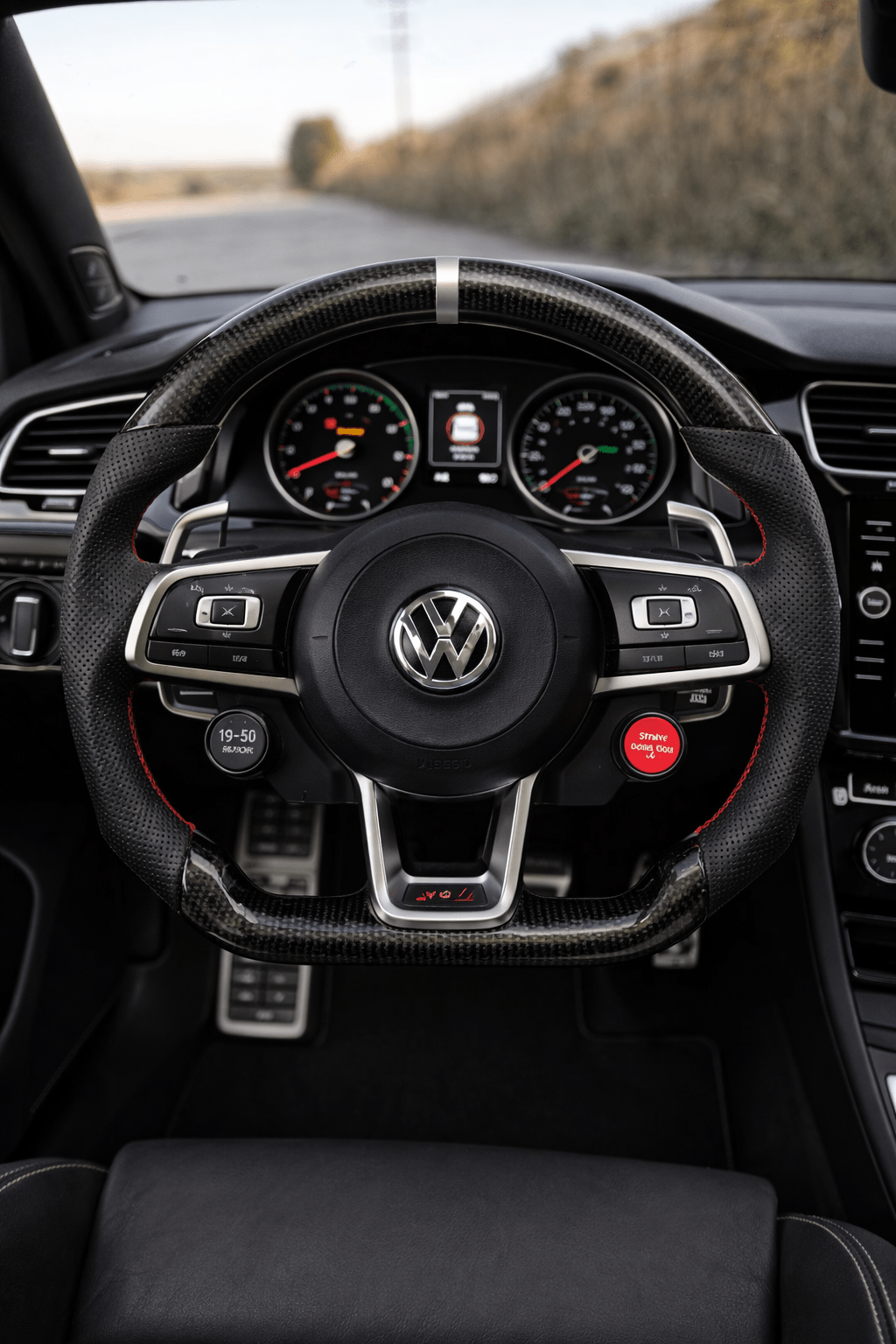 VW Carbon Performance - Start-Stop Button | 12-Uhr-Markierung | Flat-Bottom – Detailansicht von Rodin Products