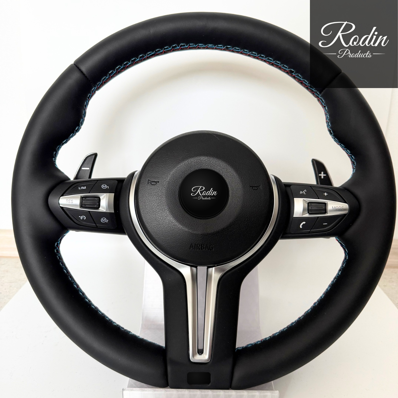 Sportlenkrad passend für BMW E-/F-Serie – Leder – Frontansicht von Rodin Products