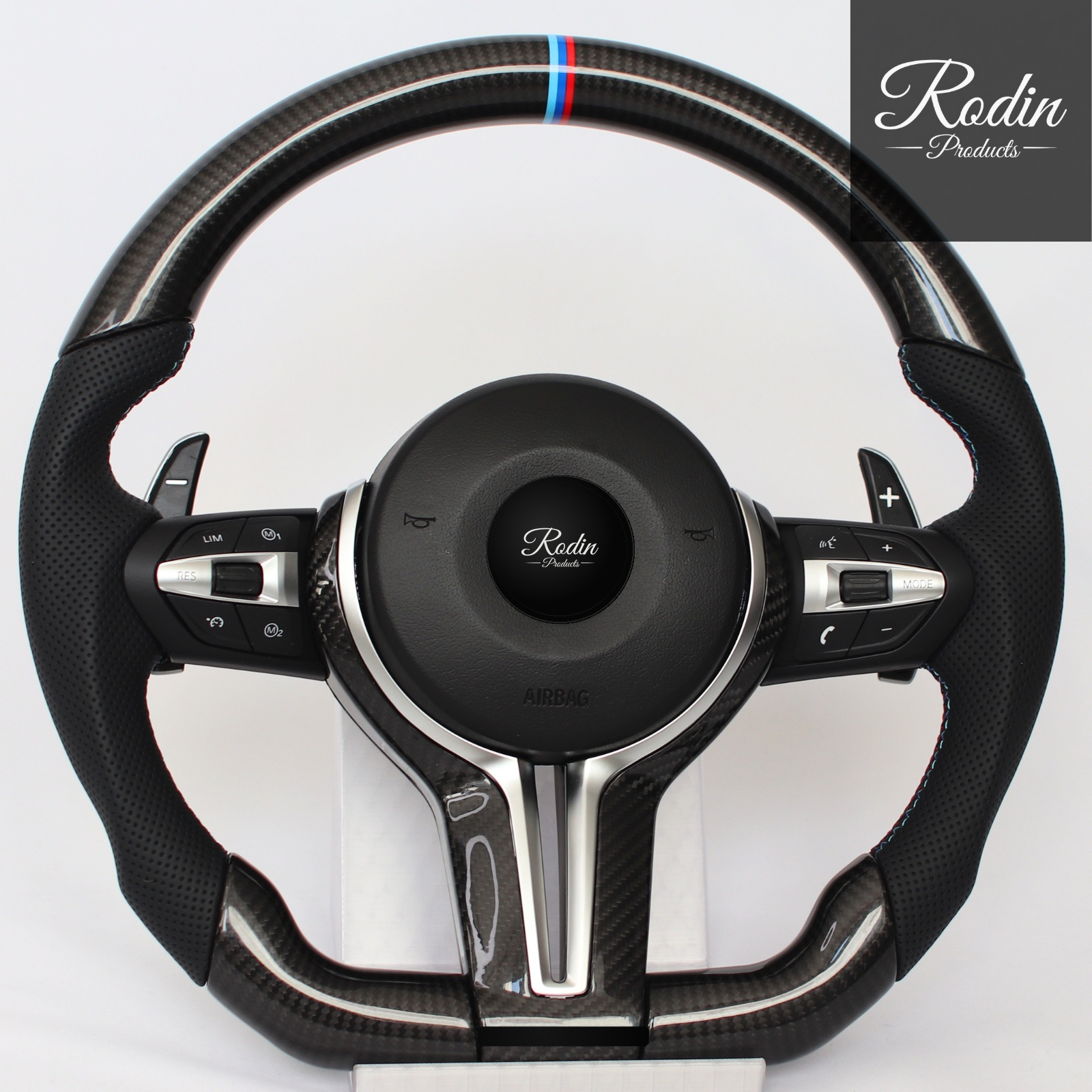 Sportlenkrad passend für BMW E-/F-Serie – Carbon – Frontansicht von Rodin Products