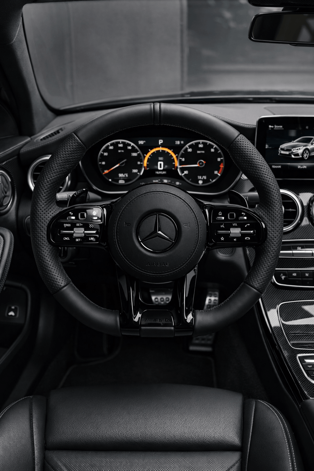 Mercedes AMG Performance Lenkrad – ALL BLACK – Detailansicht von Rodin Products