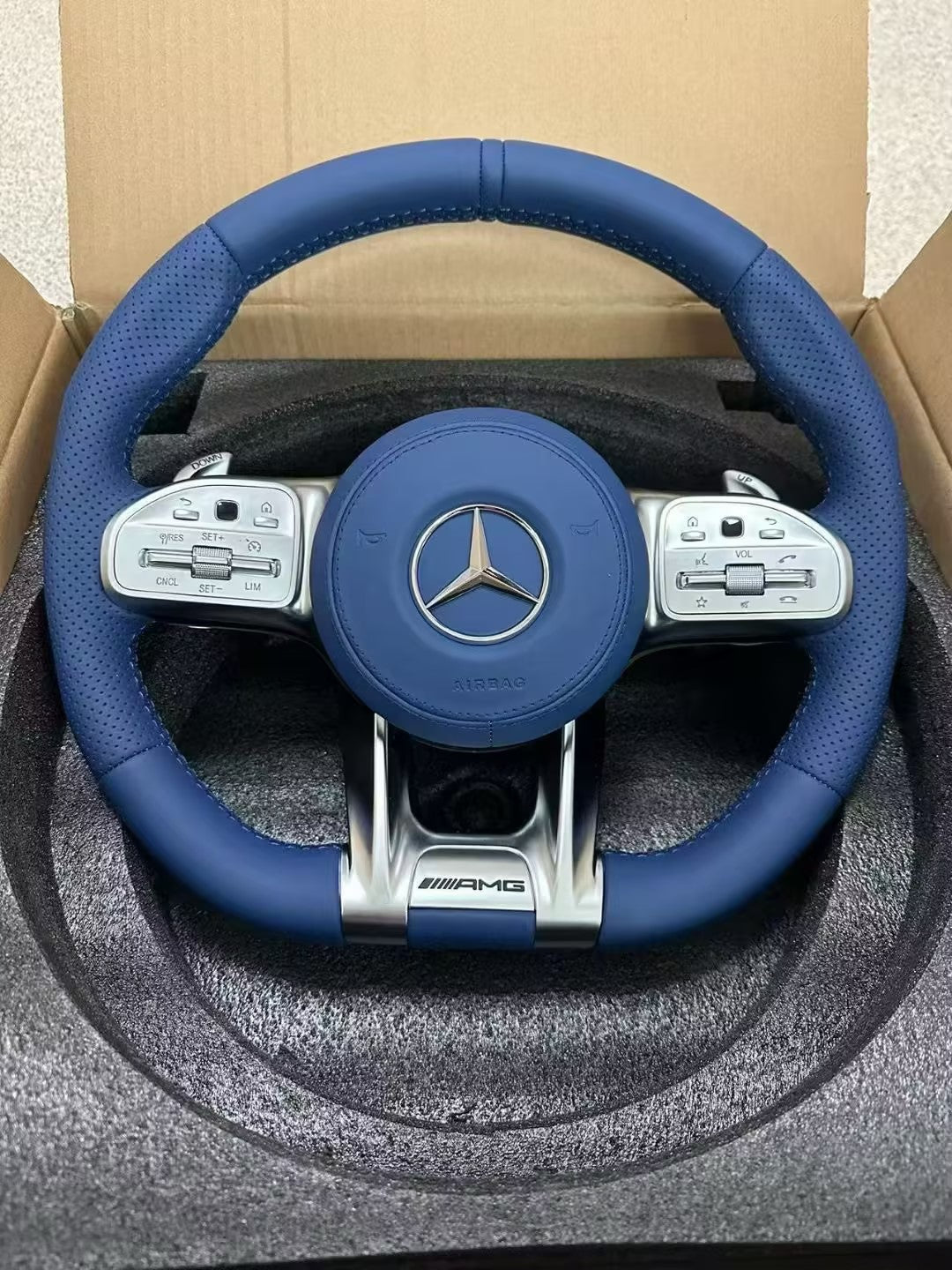 Mercedes AMG Performance Lenkrad – Chrome Interior Edition – Detailansicht von Rodin Products