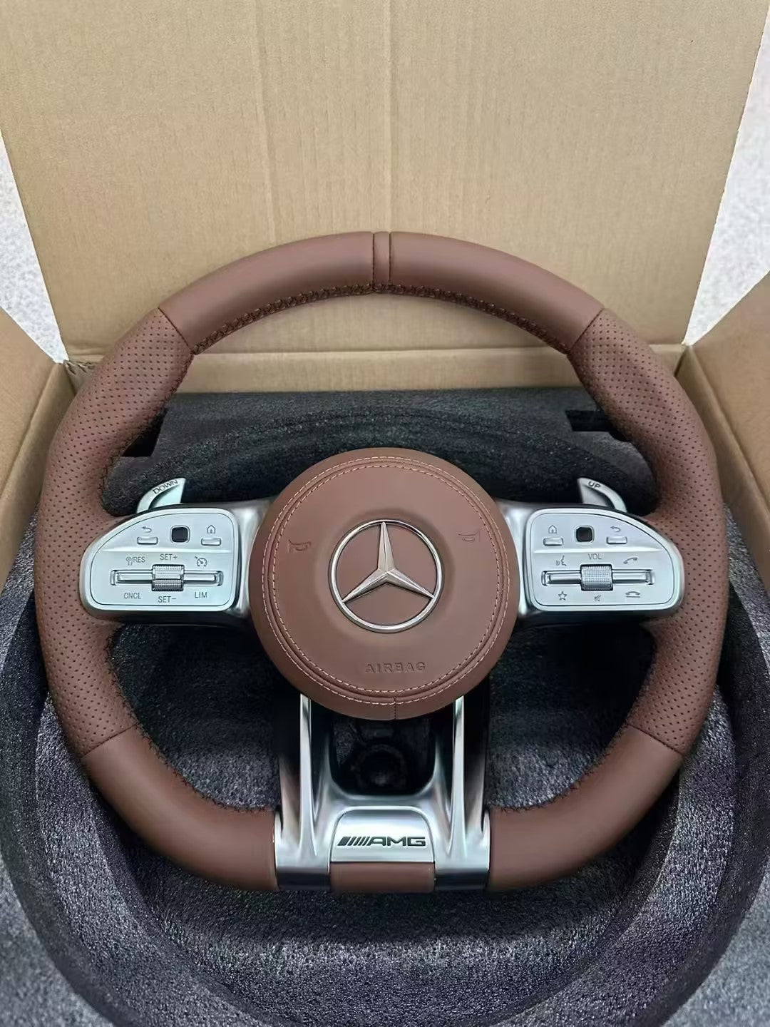 Mercedes AMG Performance Lenkrad – Chrome Interior Edition – Detailansicht von Rodin Products