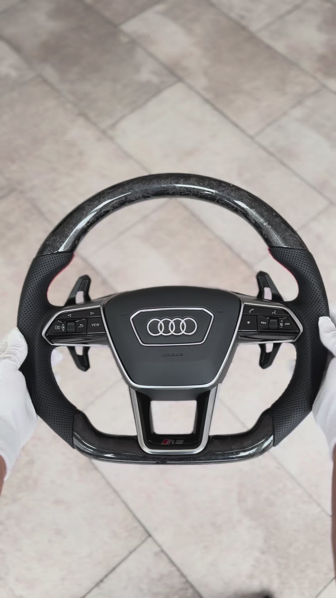 Produktvideo: Audi RS Performance Forged Carbon Lenkrad – All Black – B9 Plattform von Rodin Products
